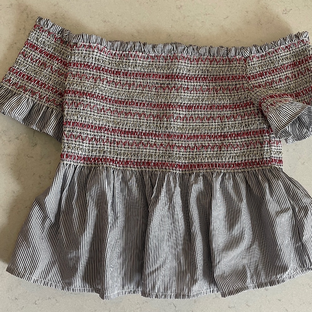 Off shoulder crop top